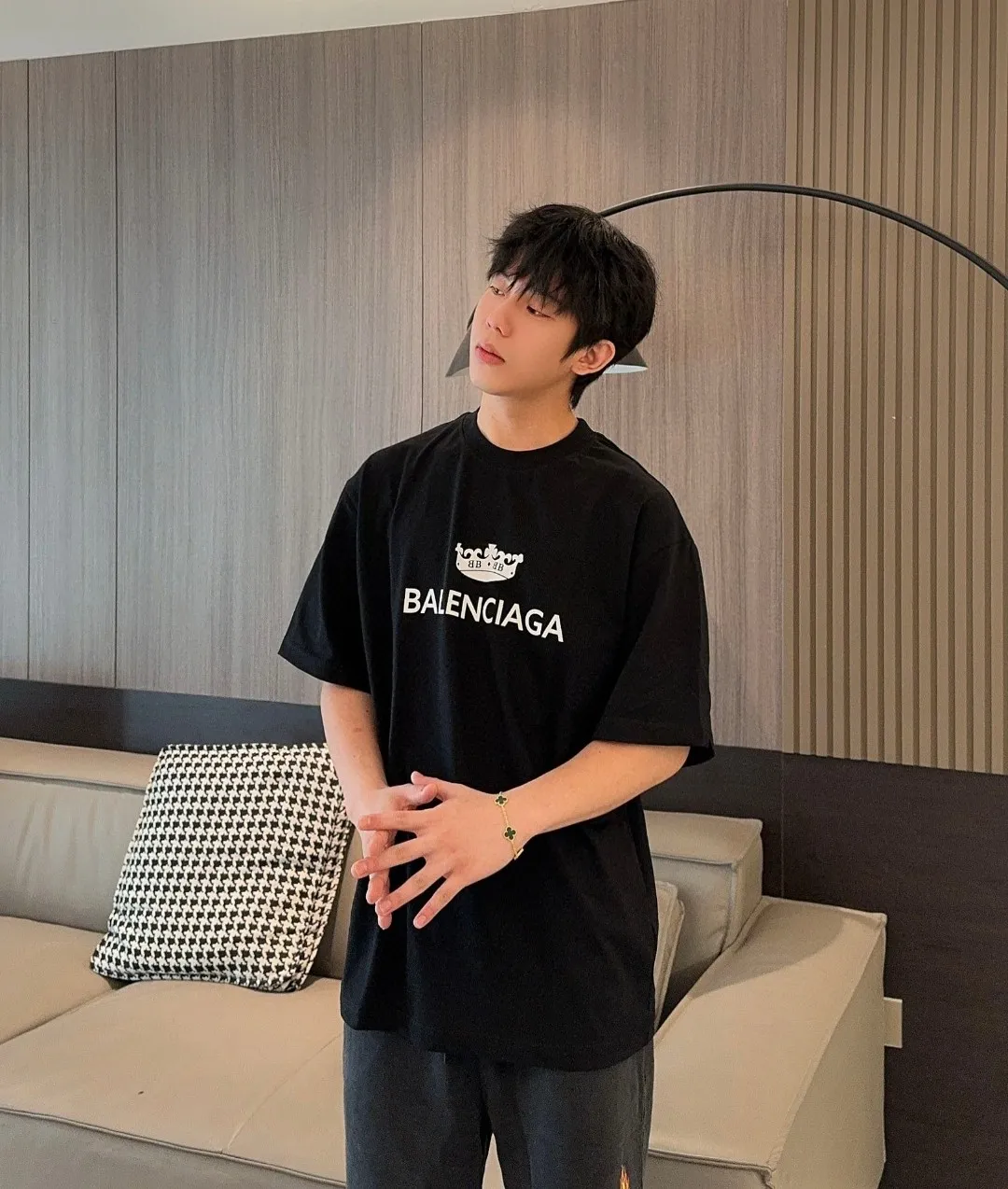 P80✨🔥 BALENCIAGA Paris lettering printed short-sleeved T-shirt, custom-woven and dyed 280g combed cotton heavyweight fabric, zero color difference in thread, perfect details, different from the current version on the market, welcome to compare, Same Style for men and women, must-sell in the picture above Color: White Black Size: 1 2 3 4